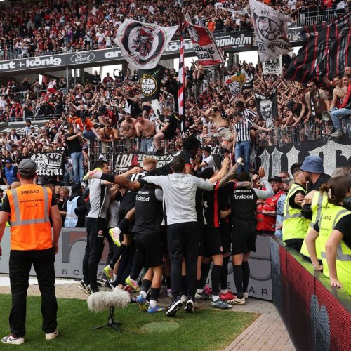 Saisonabschluss: Nach dem 34. Bundesliga-Spieltag: Wer spielt wann wo?