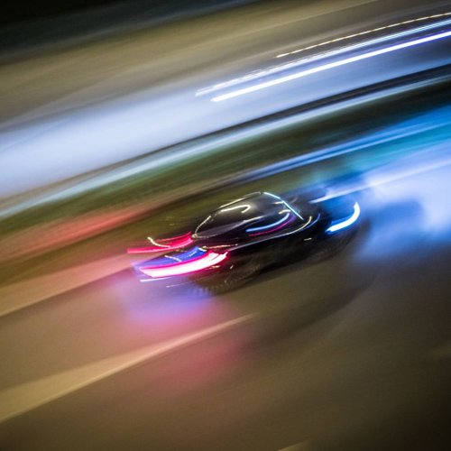 Porsche und Mercedes aufgefallen: Illegales Straßenrennen in Krefeld? Polizei sucht Zeugen