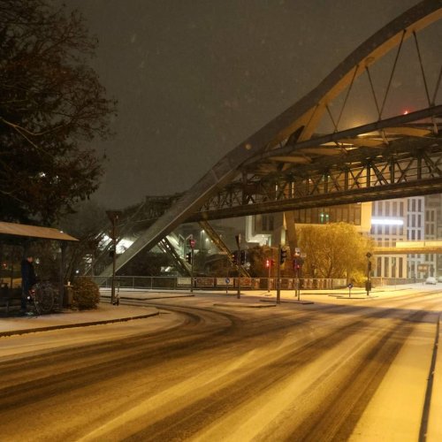 Winterwetter: Schneefälle sorgen in Wuppertal erneut für Einschränkungen im ÖPNV