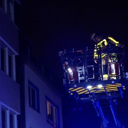 Feuerwehreinsatz : Brand in Mehrfamilienhaus in Krefeld-Stadtmitte