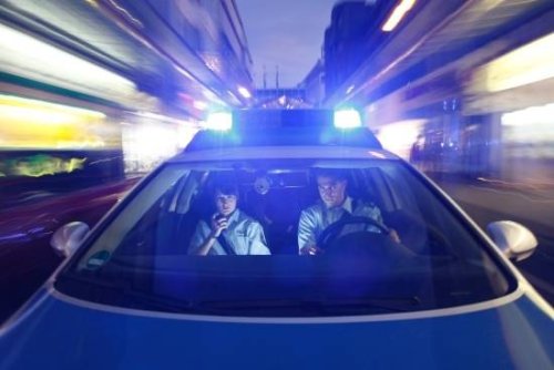 Polizei bittet um Hinweise: Dreister Diebstahl auf Supermarkt-Parkplatz in Krefeld – Täter flüchtig