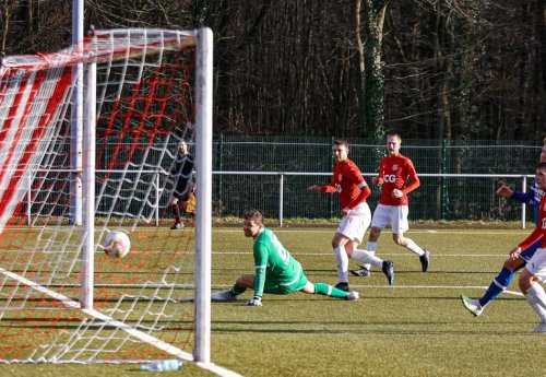 Fußball-Bezirksliga: Germania Wuppertal gewinnt packendes Derby in der Lüntenbeck