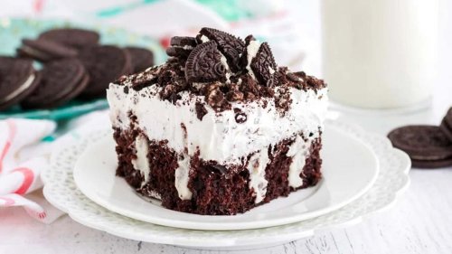19 Ridiculously Delicious Poke Cake and Cupcake Recipes