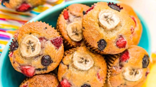 25 Fruit Muffin Recipes for Breakfast, Brunch or Snacks