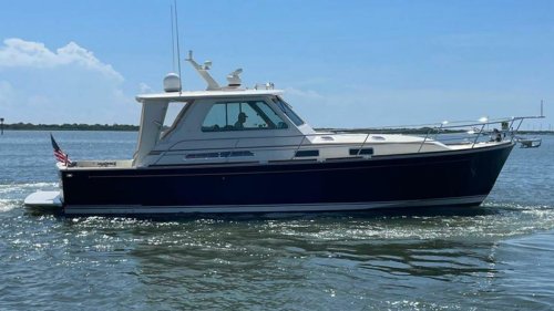 For Sale: 2009 Sabre 42’ Hard Top Express Yacht