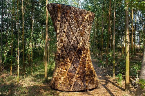 This bamboo cooling device combats climate change as a sustainable alternative to modern AC units!
