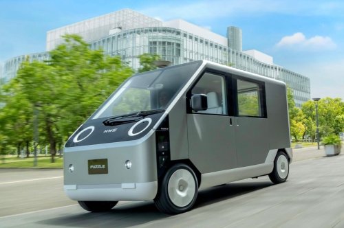 Solar electric minivan lets you power up in emergency situations