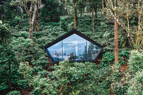 This tiny pentagonal cabin boasts of all the modern amenities needed to stay cozy through the holidays!