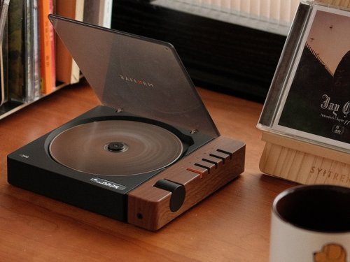 CD Player brings together retro aesthetics with modern functionality
