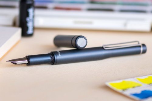 A fountain pen that never dries out? The answer lies in this pen’s redesigned cap