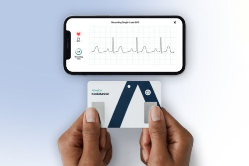 This credit card-shaped device can accurately capture an EKG better than most smartwatches