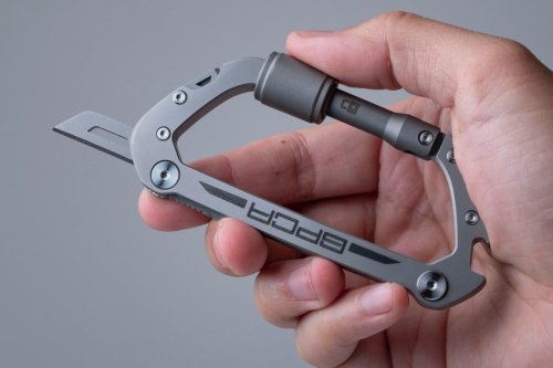 This minimalist carabiner is a badass EDC multitool that could literally save your life