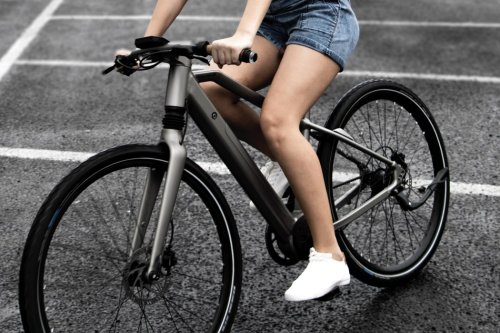 This e-bike is so advanced, it alerts you when a speeding car approaches it from behind