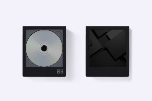 Sleek CD Player Enables Display of Cover Art like a Picture Frame