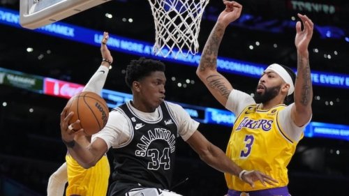 Anthony Davis' Return, Rui Hachimura Debut Celebrated By Lakers Fans ...