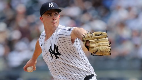 Red Sox select veteran right-hander