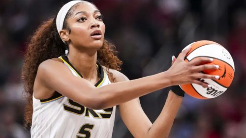 Calls mount for ridiculous Chicago Sky-WNBA boycott after national anthem decision