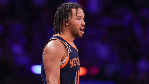 Knicks' Jalen Brunson sparks outrage by wearing Eagles' Jalen