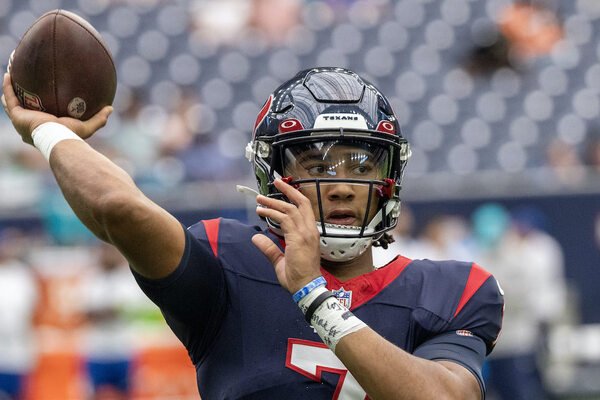 C.J. Stroud throws for 384 yards and two touchdowns in the Texans