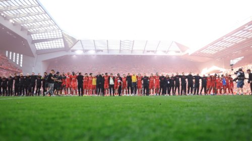 Watch: Van Dijk bellows two-word instruction to LFC teammates during post-match celebrations
