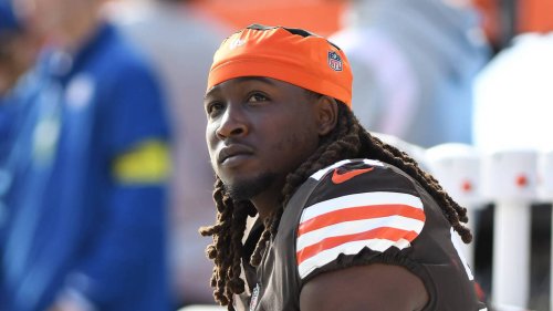 Kareem Hunt continues to wait for the right offer - NBC Sports