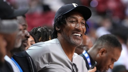 Scottie Pippen ‘thought about asking’ Julius Erving to present him into Hall of Fame before ultimately going with Michael Jordan: ‘There really was no other choice, so what if Michael and I weren’t best friends?’