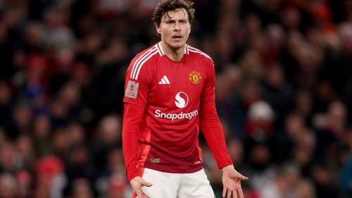 Eight clubs make contact over signing Man United star who wants more playing time