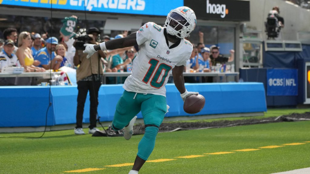 Dolphins prevail in shootout with Chargers