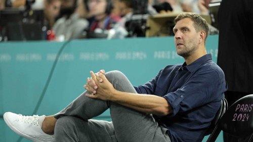 Dirk Nowitzki reportedly distances himself from the Mavericks