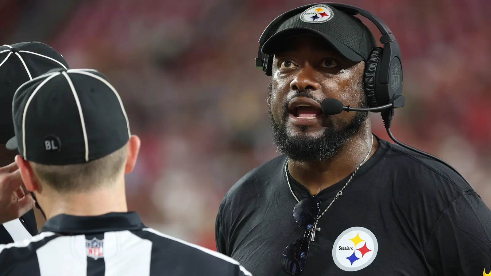 Steelers' Insiders Think Unhappy George Pickens Might Be The Center Of A  Brewing Storm After Controversial Week 1 Behavior