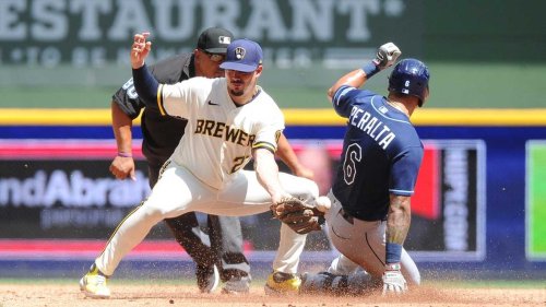 Clutch hitting allows Brewers to edge Rays