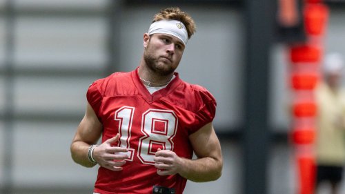 Saints sign new QB following Derek Carr's retirement