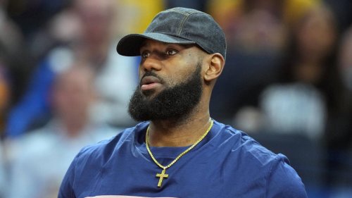 LeBron James fuels rumors about his future with Instagram activity