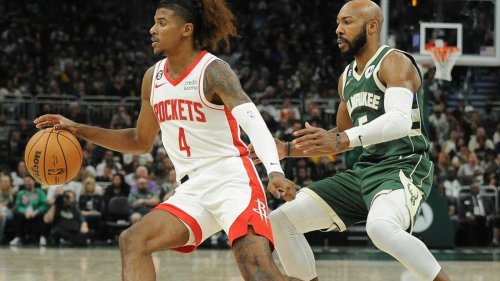 giannis-antetokounmpo-scores-44-as-bucks-rout-rockets-flipboard