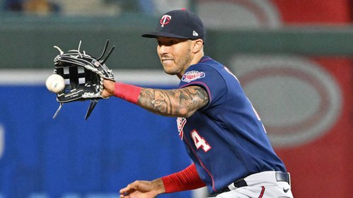 Twins 'make a strong push' to re-sign Carlos Correa