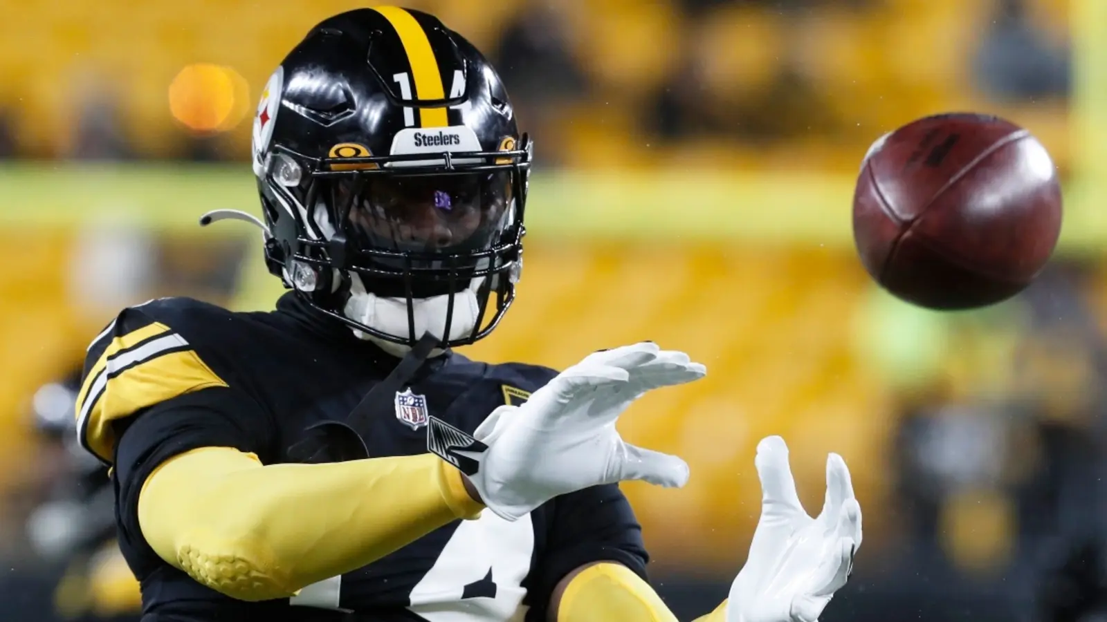 JuJu Smith-Schuster leaves Steelers to sign with Chiefs; Gunner