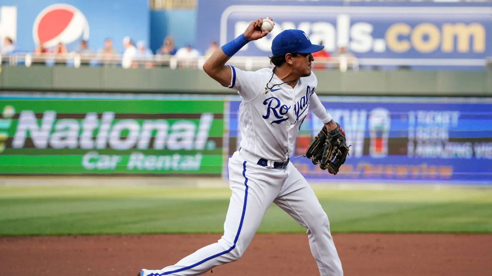 After rain delay, Mets eke out win over Nationals