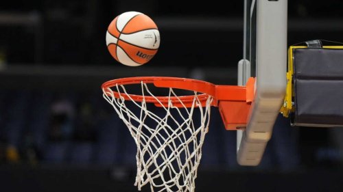 Aces hold off Sun, improve to 7-0