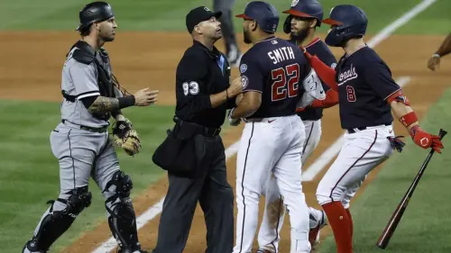 Deshaun Watson gets into argument, shoves referee on Monday Night