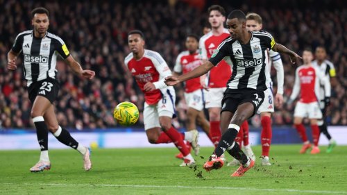 Arsenal told to forget about the unrealistic dream of signing Isak