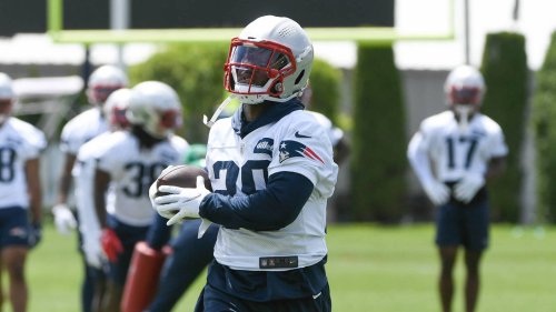 Patriots expect to place James White on the reserve list until October