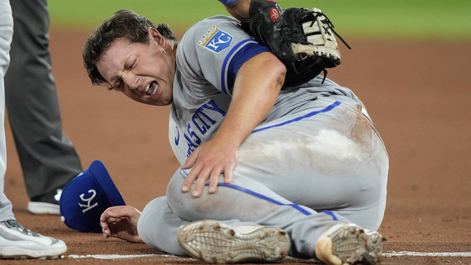 Kyle Isbel's go-ahead bunt lifts Royals over Astros 10-8 for fourth  straight win