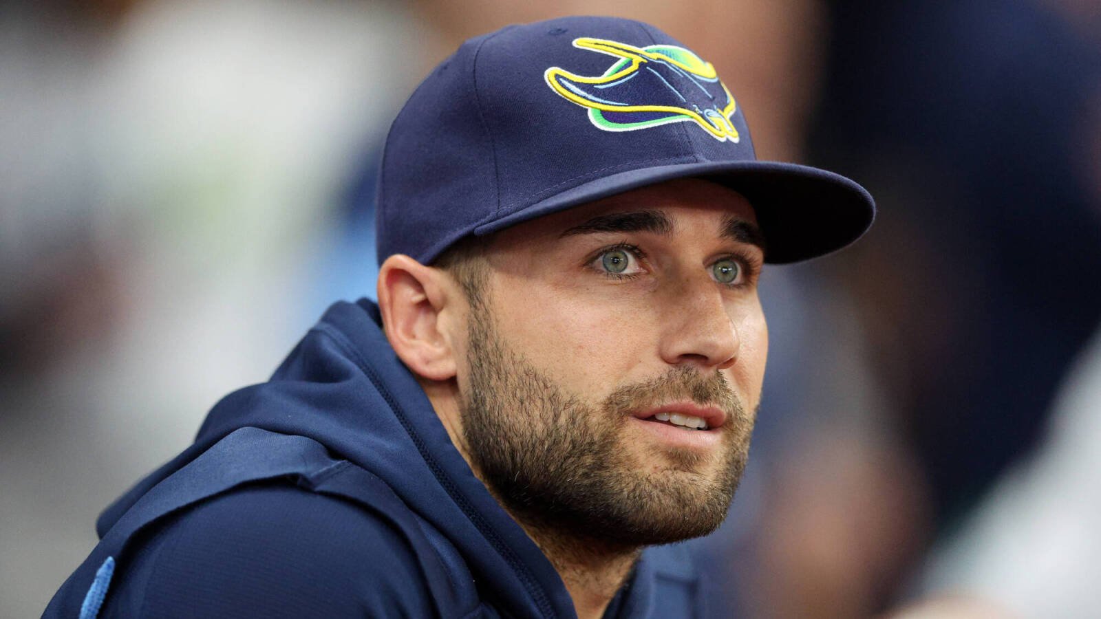 Blue Jays' Kevin Kiermaier rushed to help young fan who fainted