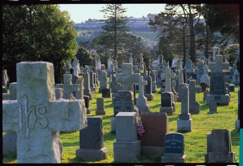 Colma, la insólita ciudad donde hay más muertos que vivos: 1.285 por cada ciudadano