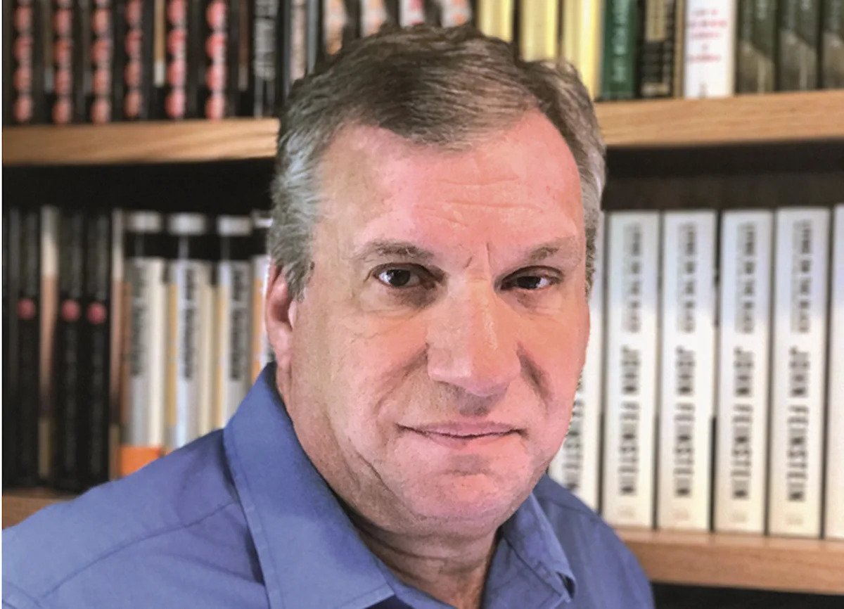 Acclaimed sportswriter John Feinstein, author of 'A Season on the Brink,' dies at 69
