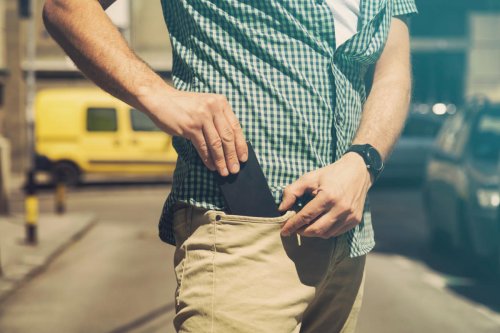 California advises against keeping your phone in your pocket