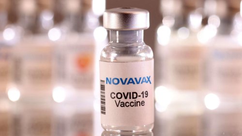 UPDATE 2-EU adds severe allergies as side effect of Novavax COVID vaccine