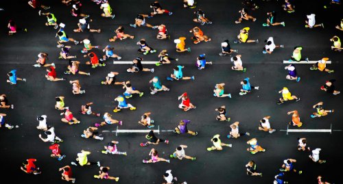 How long does it take the average person to run a marathon?