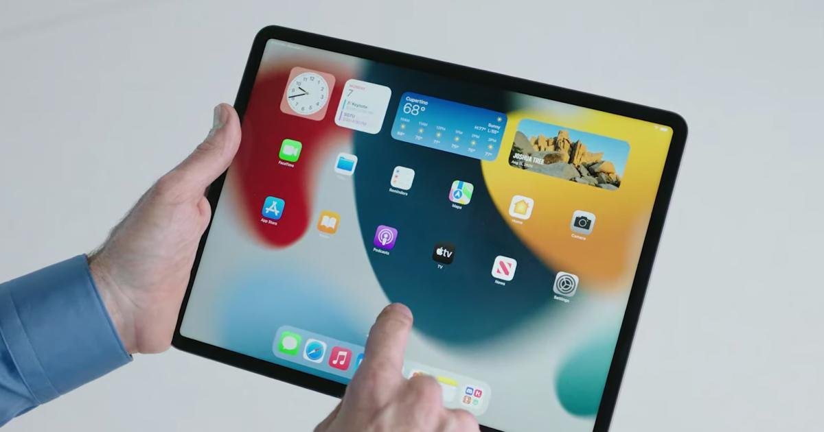 iPadOS 15 features widgets on the home screen and better multitasking
