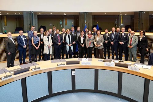 EU regulators reportedly delayed Apple and Meta penalty announcements ahead of US trade talks